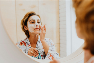 Breastfeeding Skincare: Do’s, Don’ts, and Ingredients to Avoid