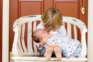 Preparing Your Firstborn for a New Sibling: 5 Gentle Tips for a Smooth Transition